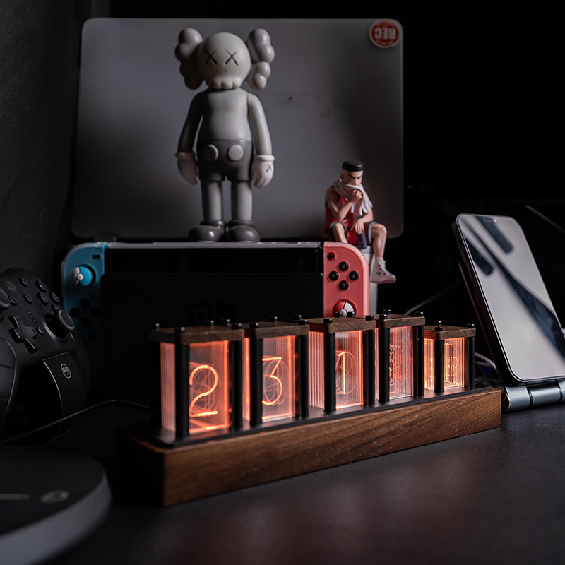 RGBシミュレーションニキシー管時計 LEDデジタルデスクト - Desk Setup Simulator のレビューと価格